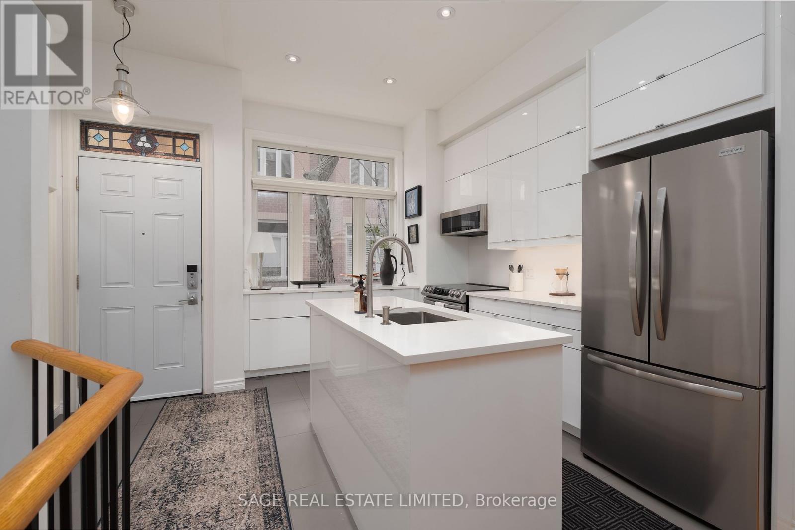 14 Old Trillium Lane, Toronto, Ontario  M5A 4T2 - Photo 6 - C12696356