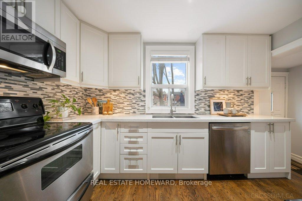 21 Queensdale Avenue, Toronto, Ontario  M4J 1Y1 - Photo 15 - E12696208