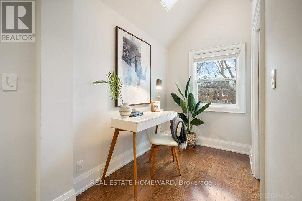 21 Queensdale Avenue, Toronto, Ontario  M4J 1Y1 - Photo 19 - E12696208