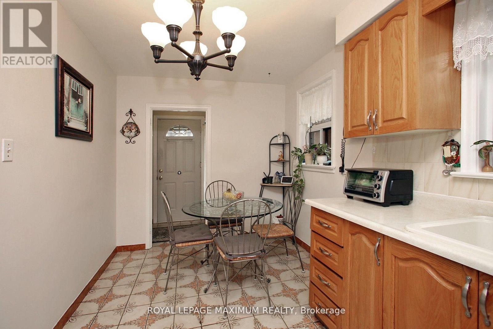 938 Kennedy Road, Toronto, Ontario  M1K 2G3 - Photo 10 - E12696290