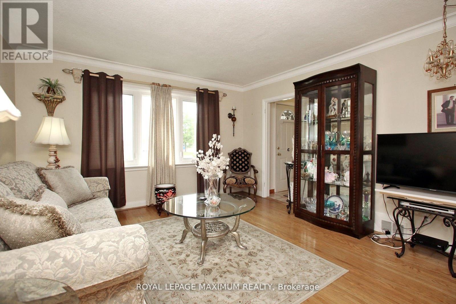 938 Kennedy Road, Toronto, Ontario  M1K 2G3 - Photo 4 - E12696290