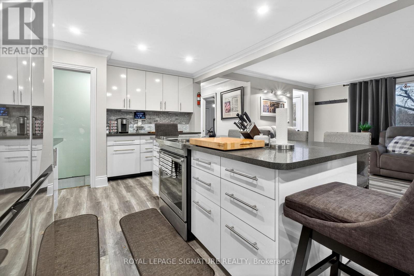 1914 Liverpool Road, Pickering, Ontario  L1V 1W5 - Photo 7 - E12696348