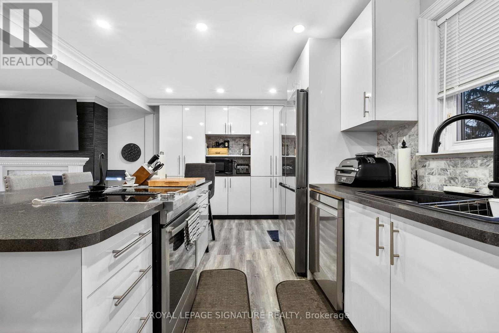 1914 Liverpool Road, Pickering, Ontario  L1V 1W5 - Photo 9 - E12696348