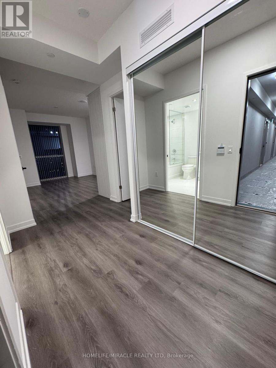 2012 - 225 Commerce Street, Vaughan, Ontario  L4K 0P9 - Photo 2 - N12696338