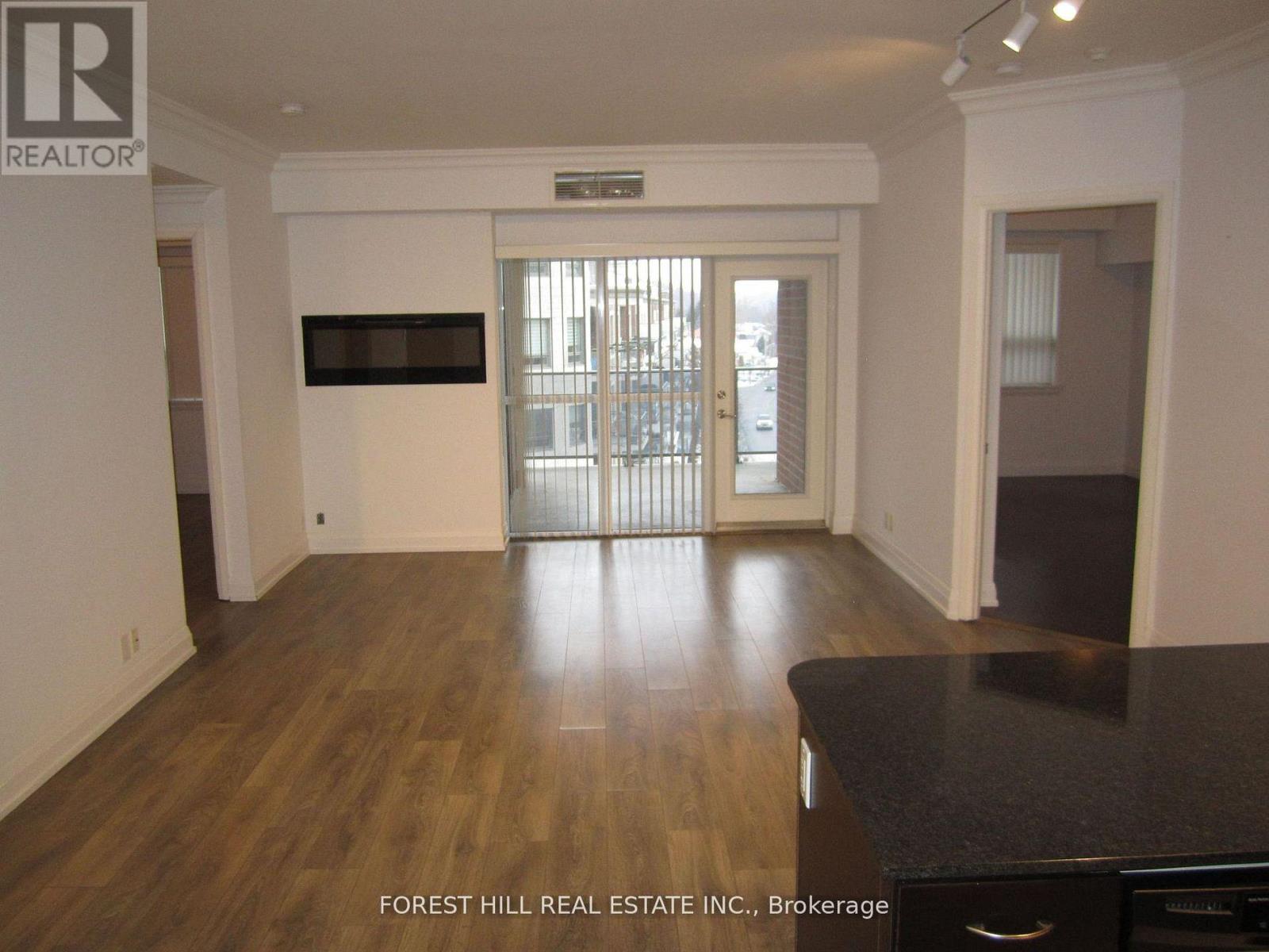 402 - 83 Woodbridge Avenue, Vaughan, Ontario  L4L 2S6 - Photo 2 - N12696358