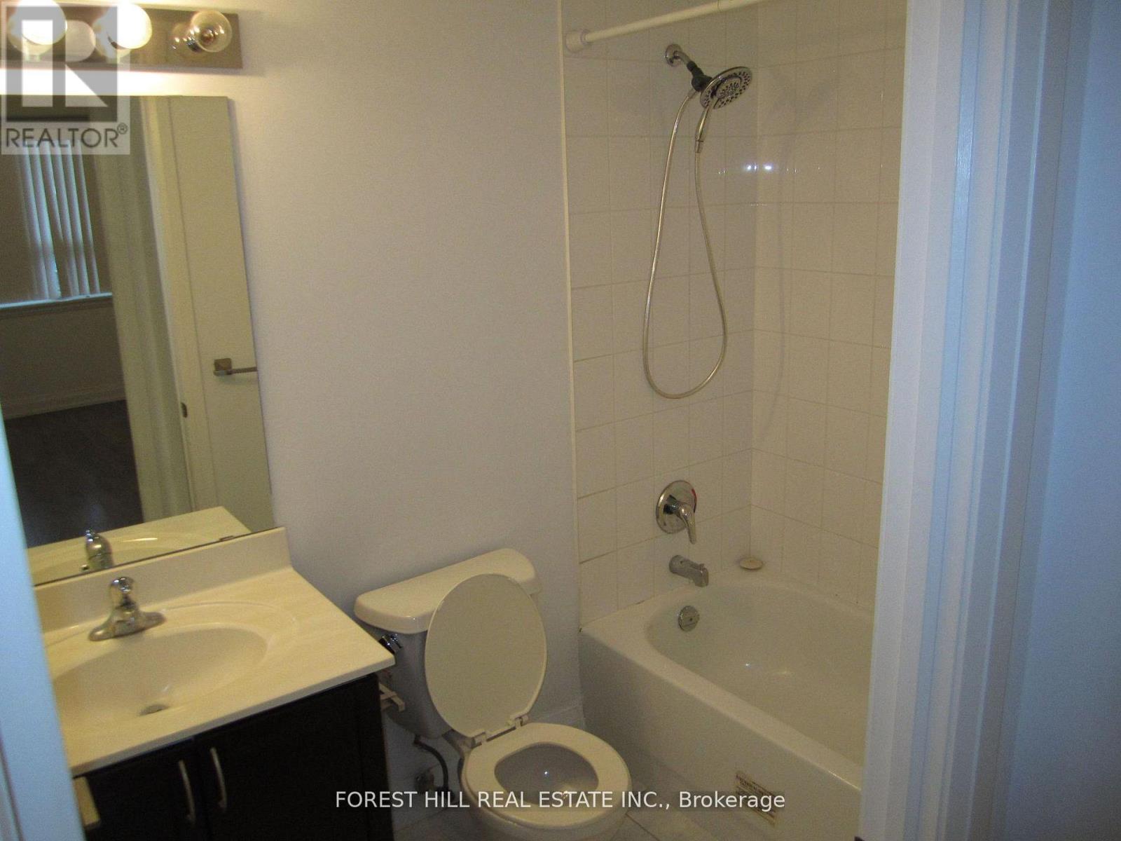 402 - 83 Woodbridge Avenue, Vaughan, Ontario  L4L 2S6 - Photo 8 - N12696358