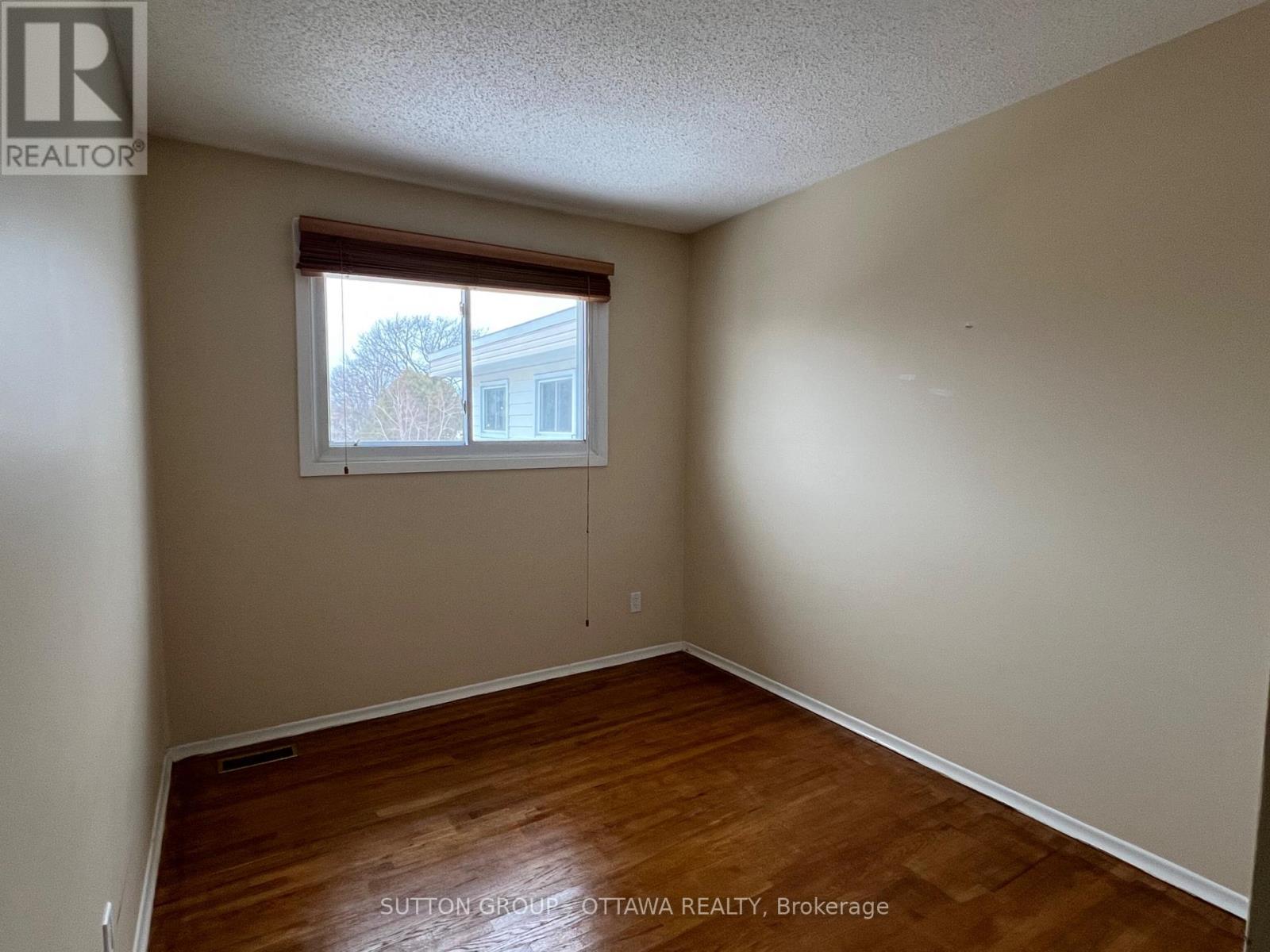 55 Hadley Circle, Ottawa, Ontario  K2H 7Z8 - Photo 15 - X12652632