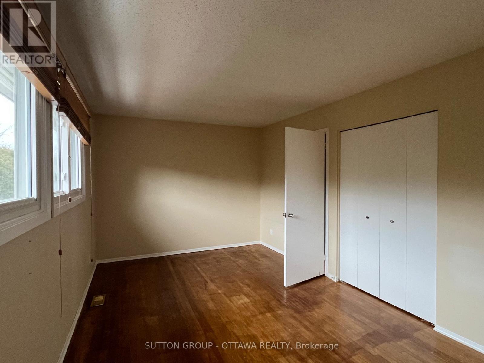 55 Hadley Circle, Ottawa, Ontario  K2H 7Z8 - Photo 13 - X12652632