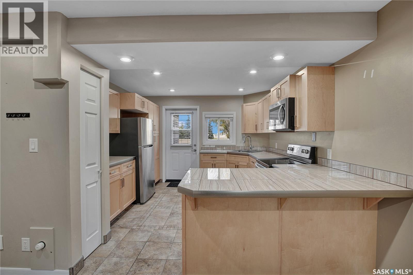 3102 Caen Street, Saskatoon, Saskatchewan  S7M 3N5 - Photo 3 - SK026819