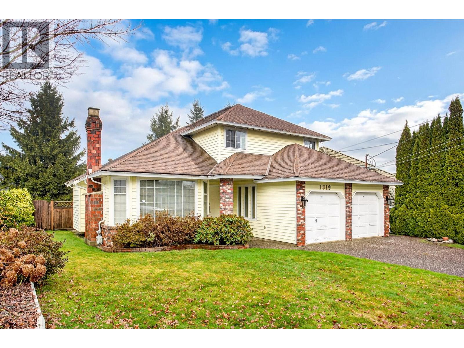 1819 Foster Avenue, Coquitlam, British Columbia  V3J 7K8 - Photo 2 - R3078895