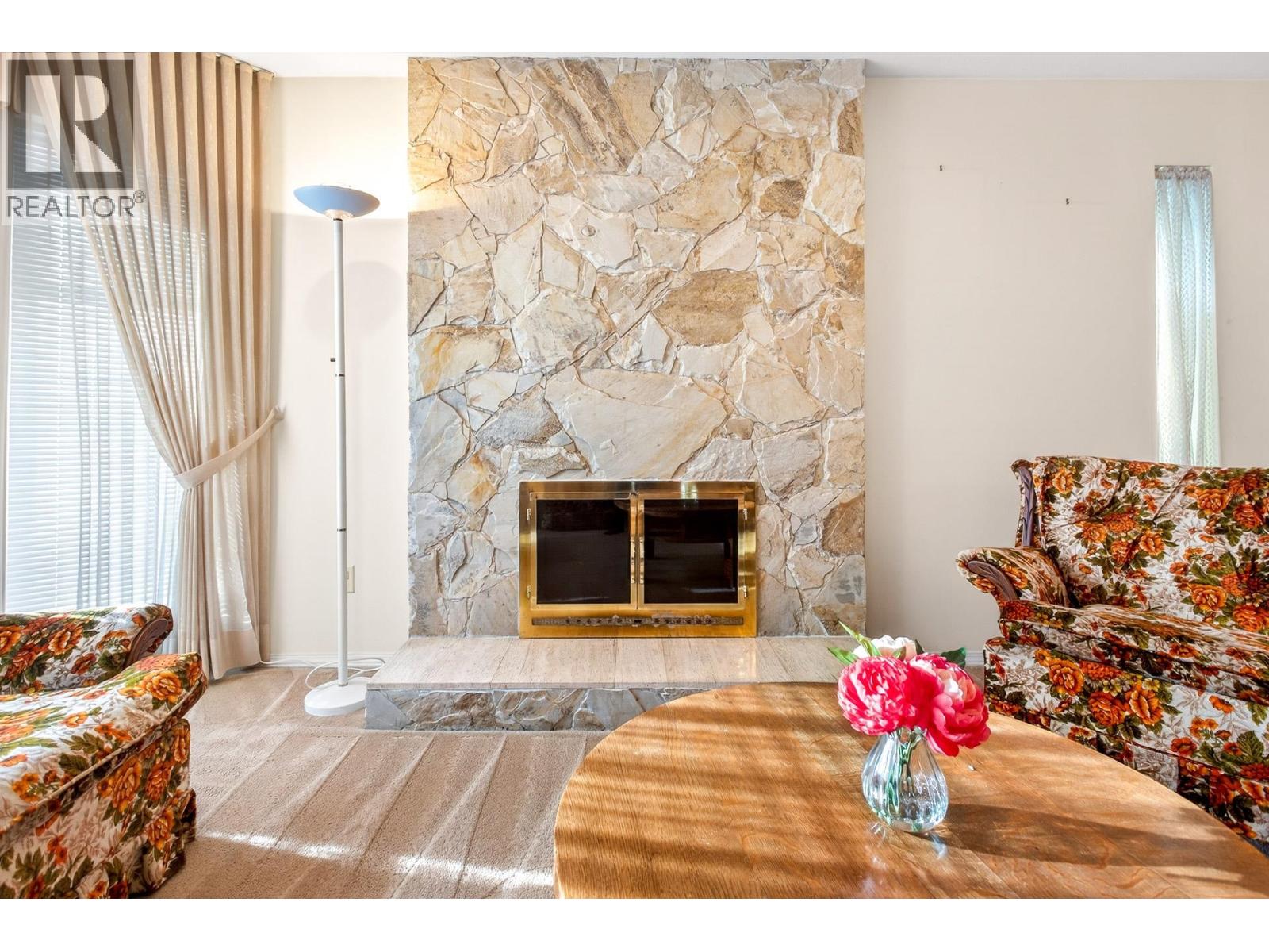 1819 Foster Avenue, Coquitlam, British Columbia  V3J 7K8 - Photo 8 - R3078895