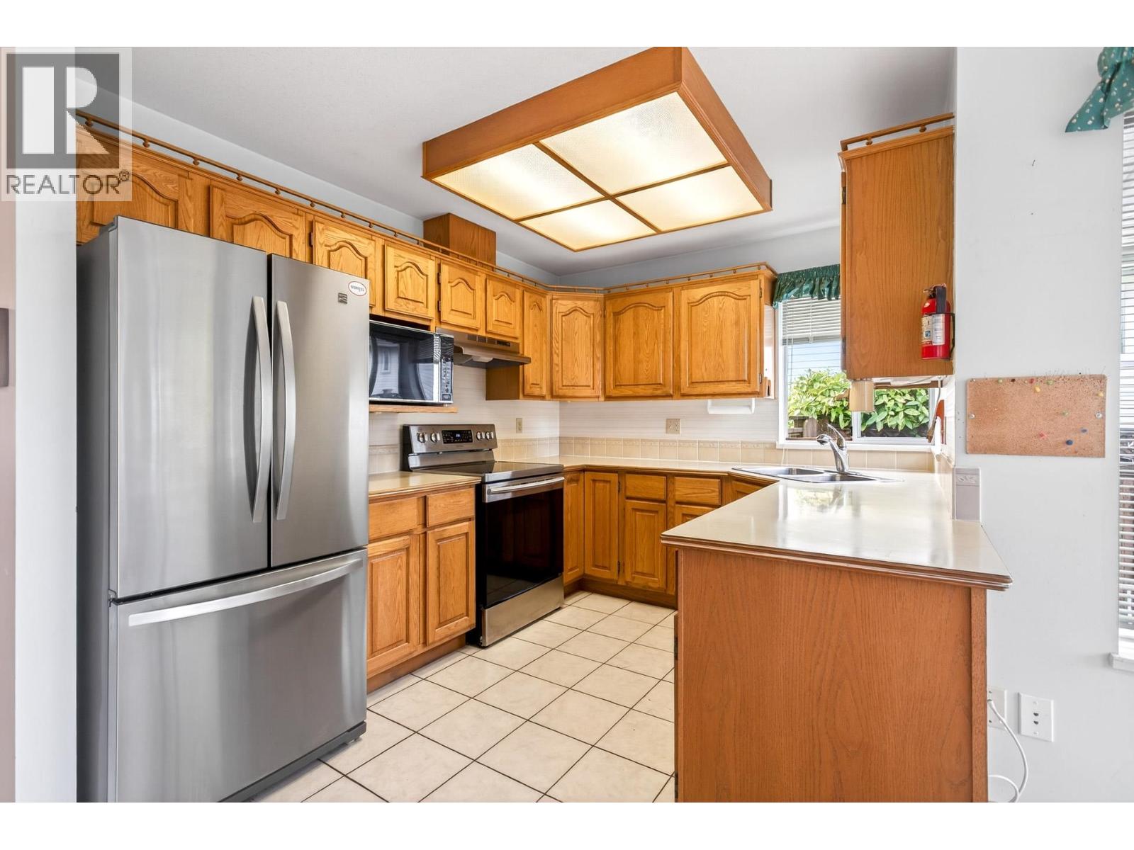 1819 Foster Avenue, Coquitlam, British Columbia  V3J 7K8 - Photo 12 - R3078895