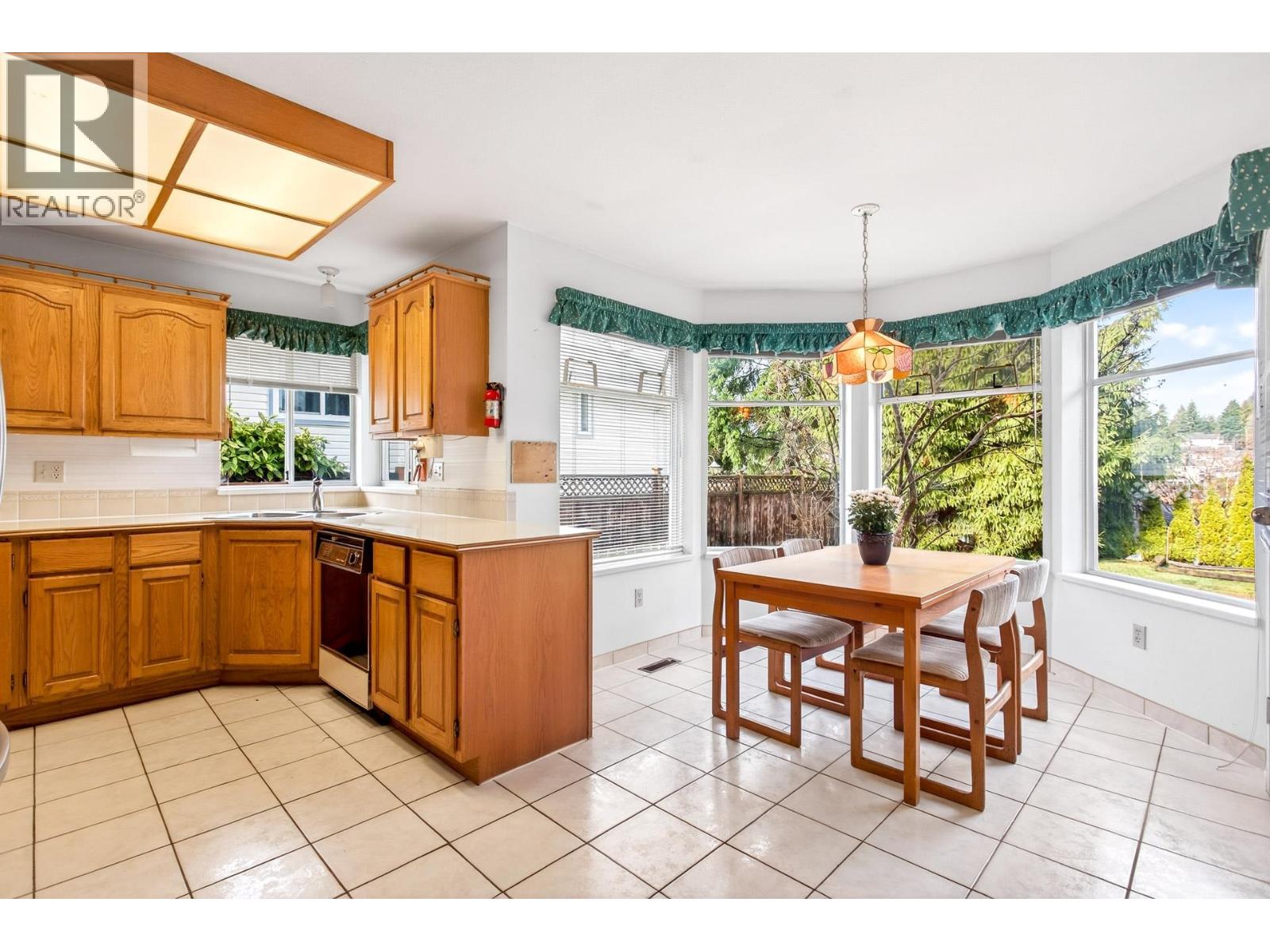 1819 Foster Avenue, Coquitlam, British Columbia  V3J 7K8 - Photo 11 - R3078895