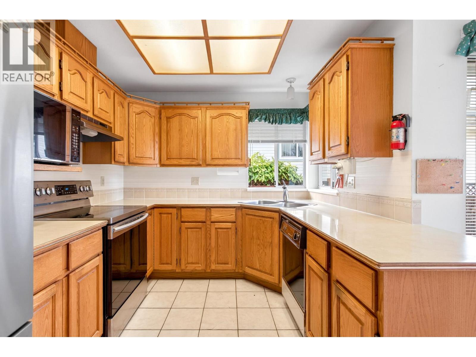 1819 Foster Avenue, Coquitlam, British Columbia  V3J 7K8 - Photo 13 - R3078895