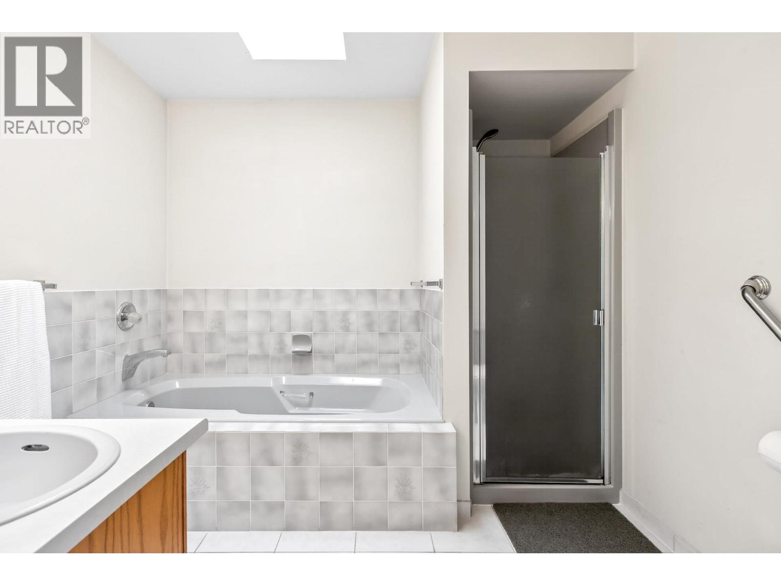 1819 Foster Avenue, Coquitlam, British Columbia  V3J 7K8 - Photo 29 - R3078895