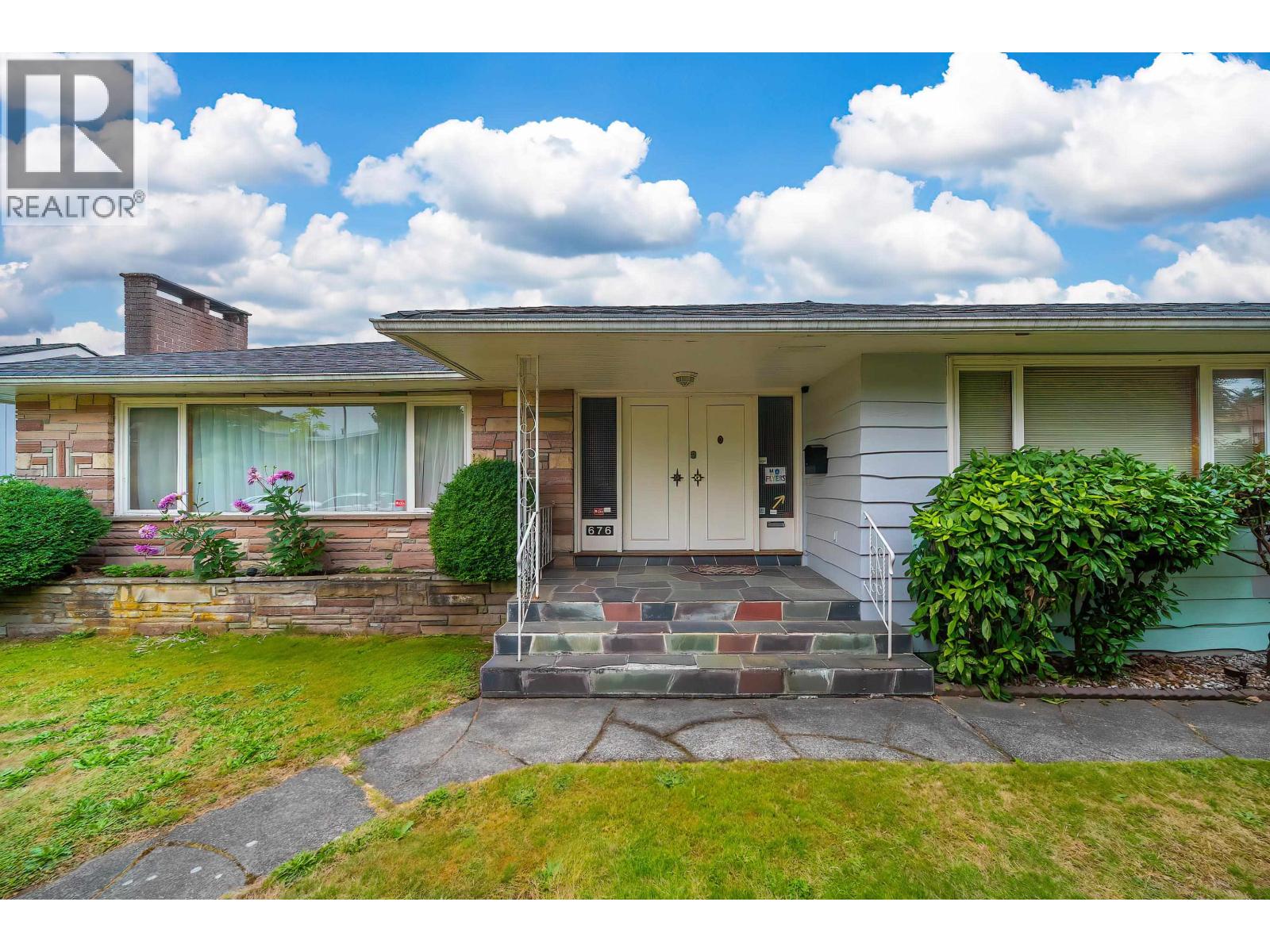 676 W 53rd Avenue, Vancouver, British Columbia  V6P 1K3 - Photo 2 - R3079157