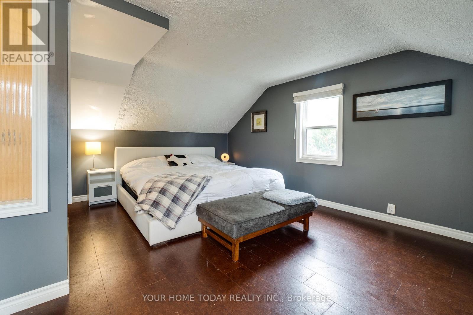 10 Knox Street, Halton Hills, Ontario  L7J 1C7 - Photo 18 - W12696186