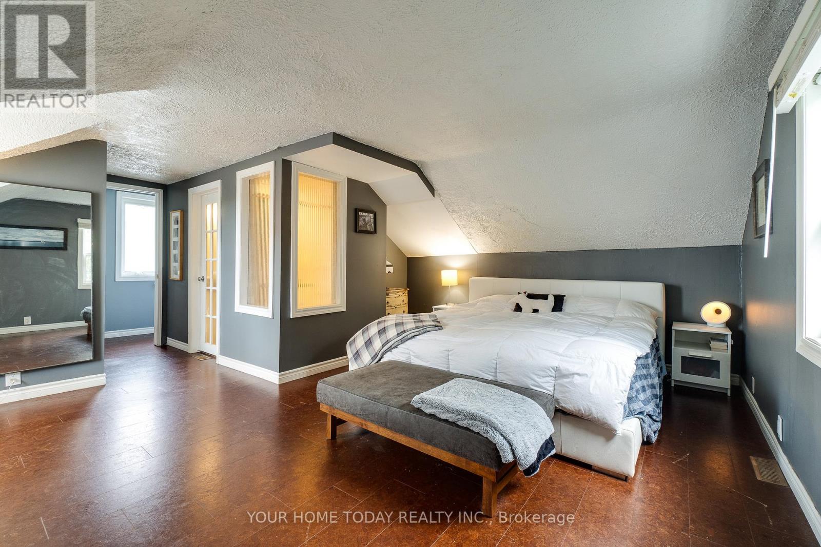 10 Knox Street, Halton Hills, Ontario  L7J 1C7 - Photo 19 - W12696186