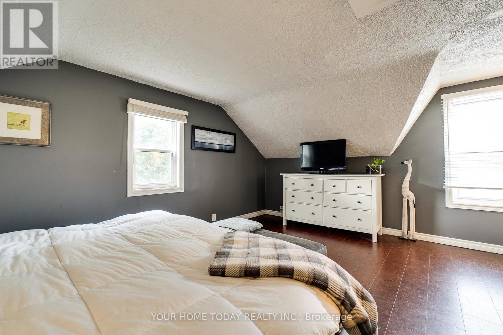 10 Knox Street, Halton Hills, Ontario  L7J 1C7 - Photo 20 - W12696186