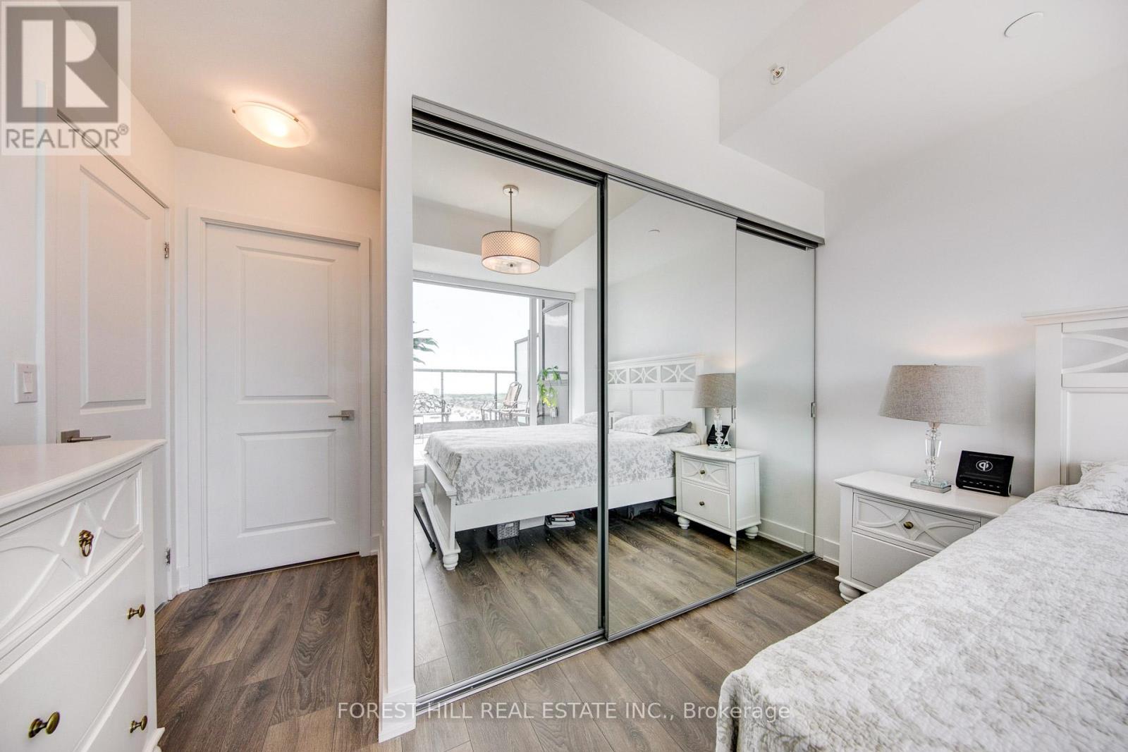 502 - 297 Oak Walk Drive, Oakville, Ontario  L6H 3R6 - Photo 17 - W12696258