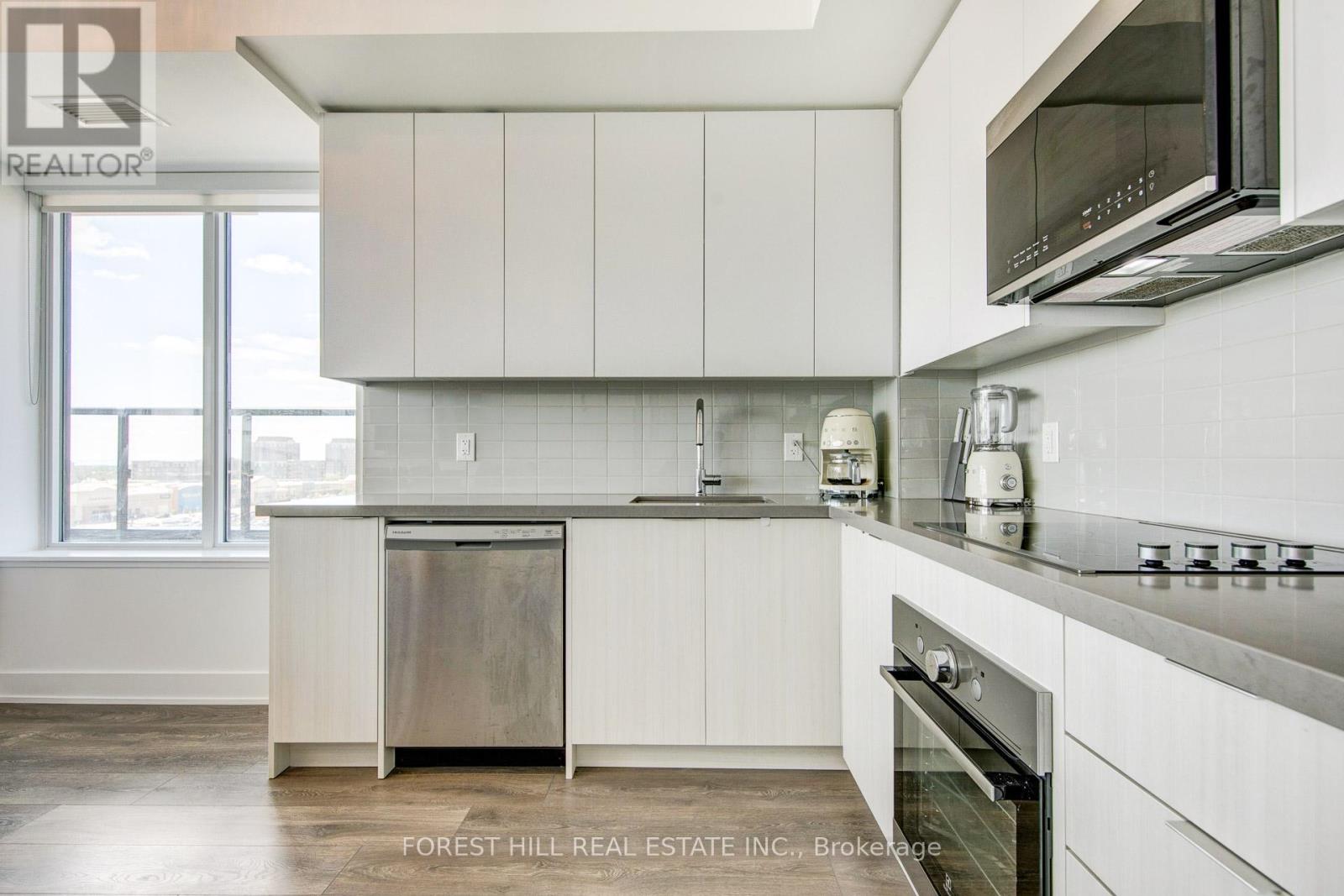 502 - 297 Oak Walk Drive, Oakville, Ontario  L6H 3R6 - Photo 6 - W12696258