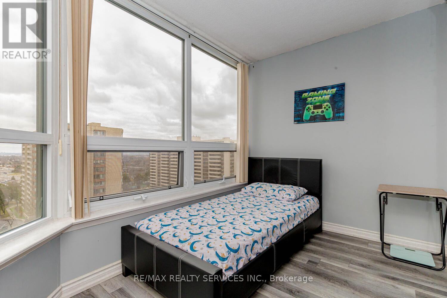 1204 - 8 Lisa Street, Brampton, Ontario  L6T 4S6 - Photo 10 - W12696262