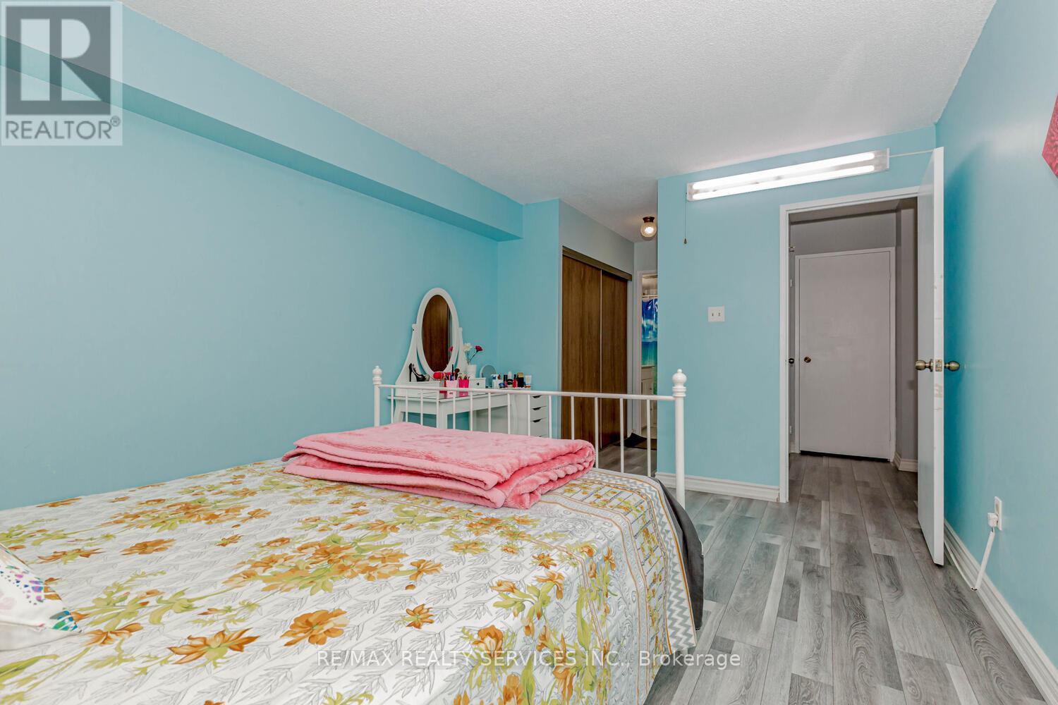 1204 - 8 Lisa Street, Brampton, Ontario  L6T 4S6 - Photo 8 - W12696262