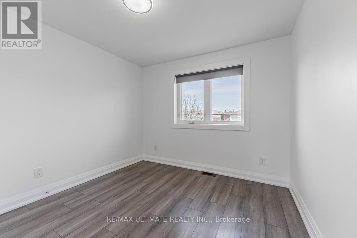 Upper - 198 Cornelius Parkway, Toronto, Ontario  M6L 2K9 - Photo 11 - W12696280