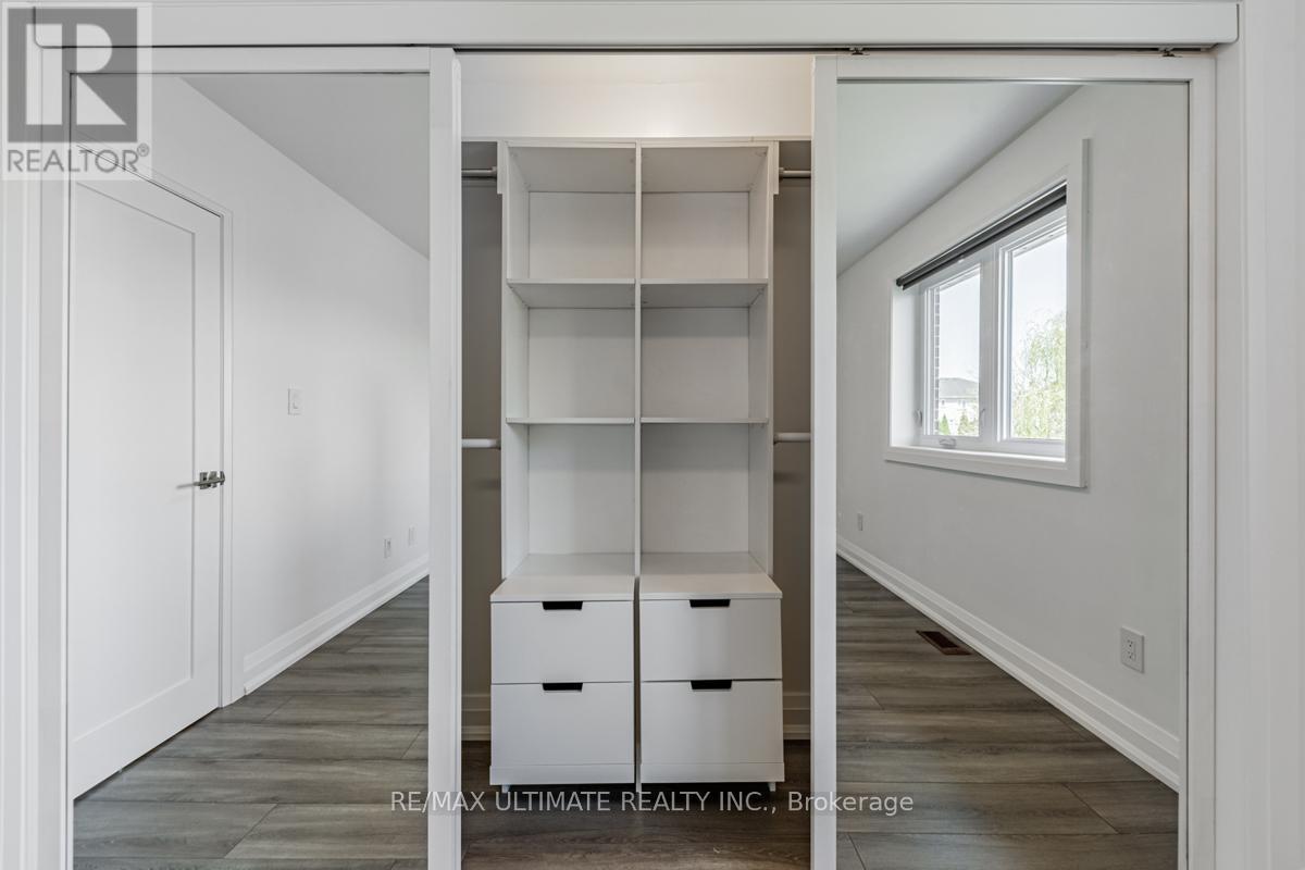 Upper - 198 Cornelius Parkway, Toronto, Ontario  M6L 2K9 - Photo 13 - W12696280