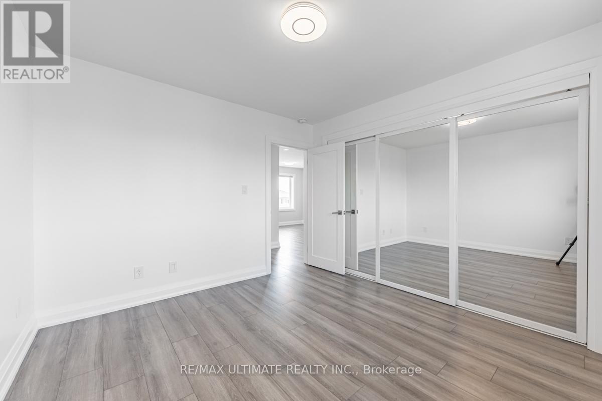 Upper - 198 Cornelius Parkway, Toronto, Ontario  M6L 2K9 - Photo 14 - W12696280