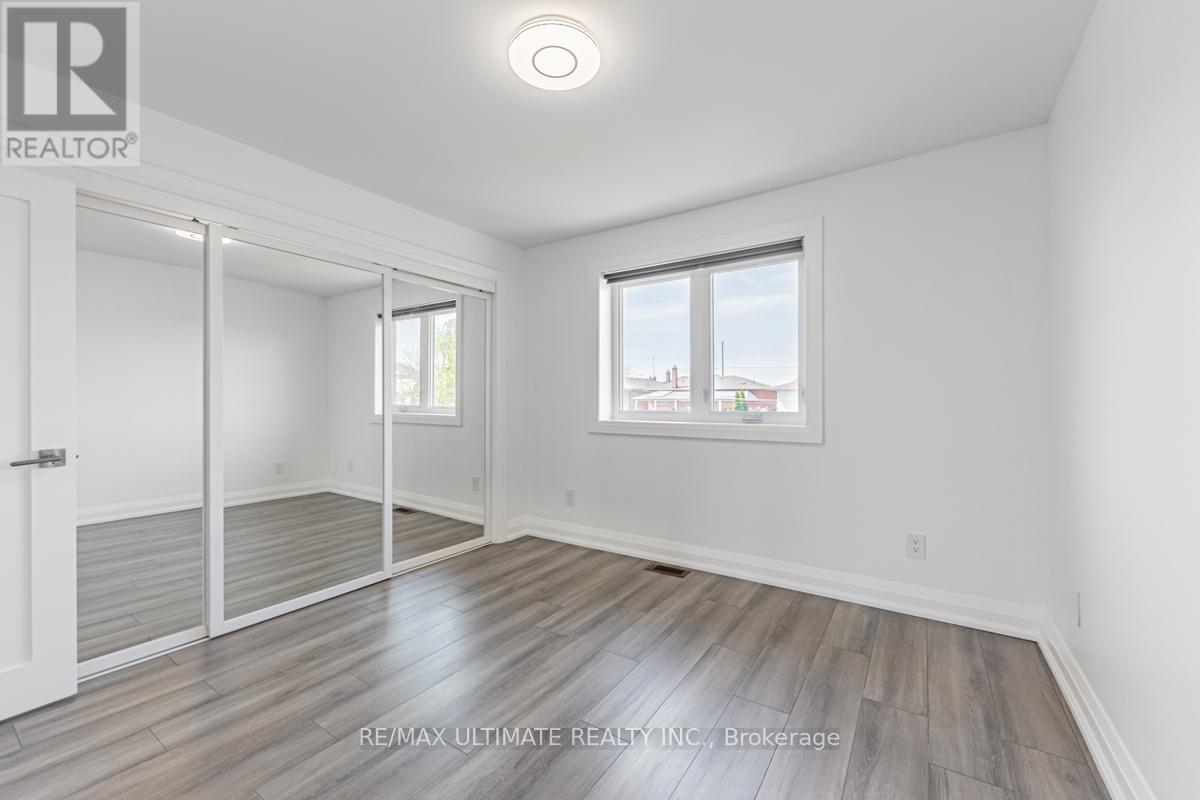 Upper - 198 Cornelius Parkway, Toronto, Ontario  M6L 2K9 - Photo 15 - W12696280