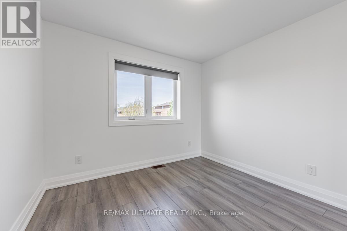 Upper - 198 Cornelius Parkway, Toronto, Ontario  M6L 2K9 - Photo 19 - W12696280