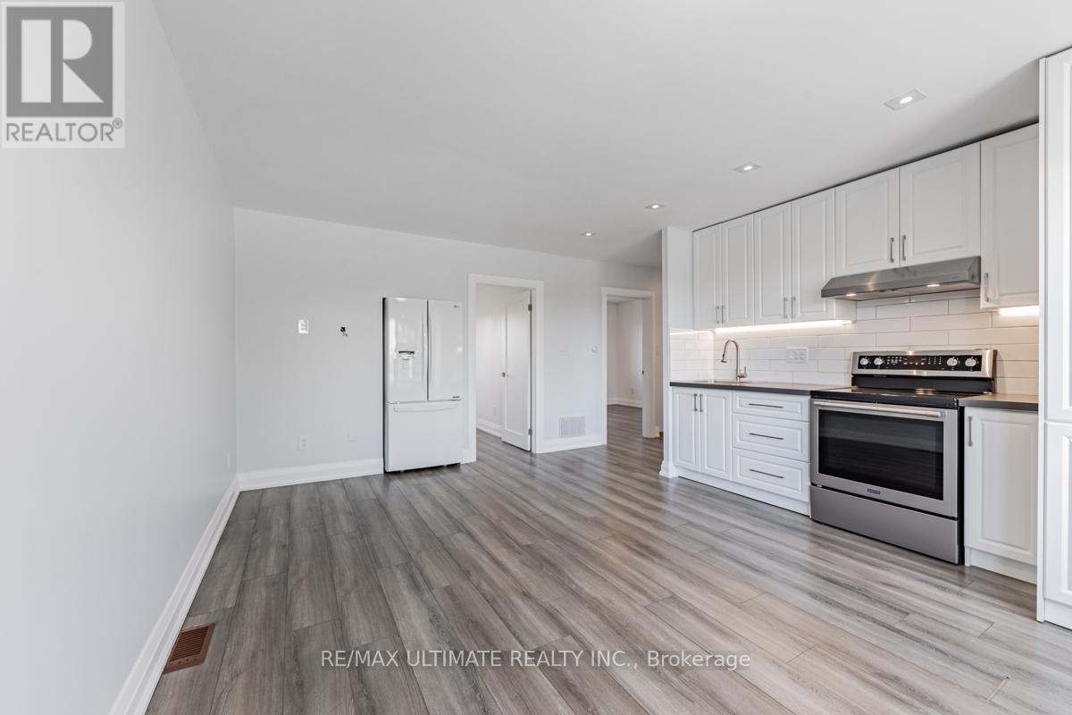 Upper - 198 Cornelius Parkway, Toronto, Ontario  M6L 2K9 - Photo 9 - W12696280