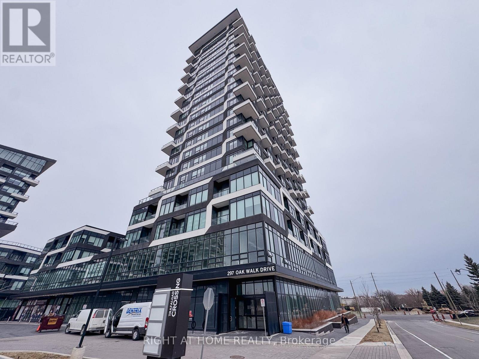 1004 - 297 Oak Walk Drive, Oakville, Ontario  L6H 6Z3 - Photo 1 - W12696286