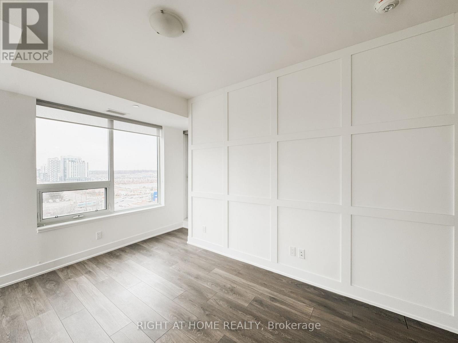 1004 - 297 Oak Walk Drive, Oakville, Ontario  L6H 6Z3 - Photo 10 - W12696286