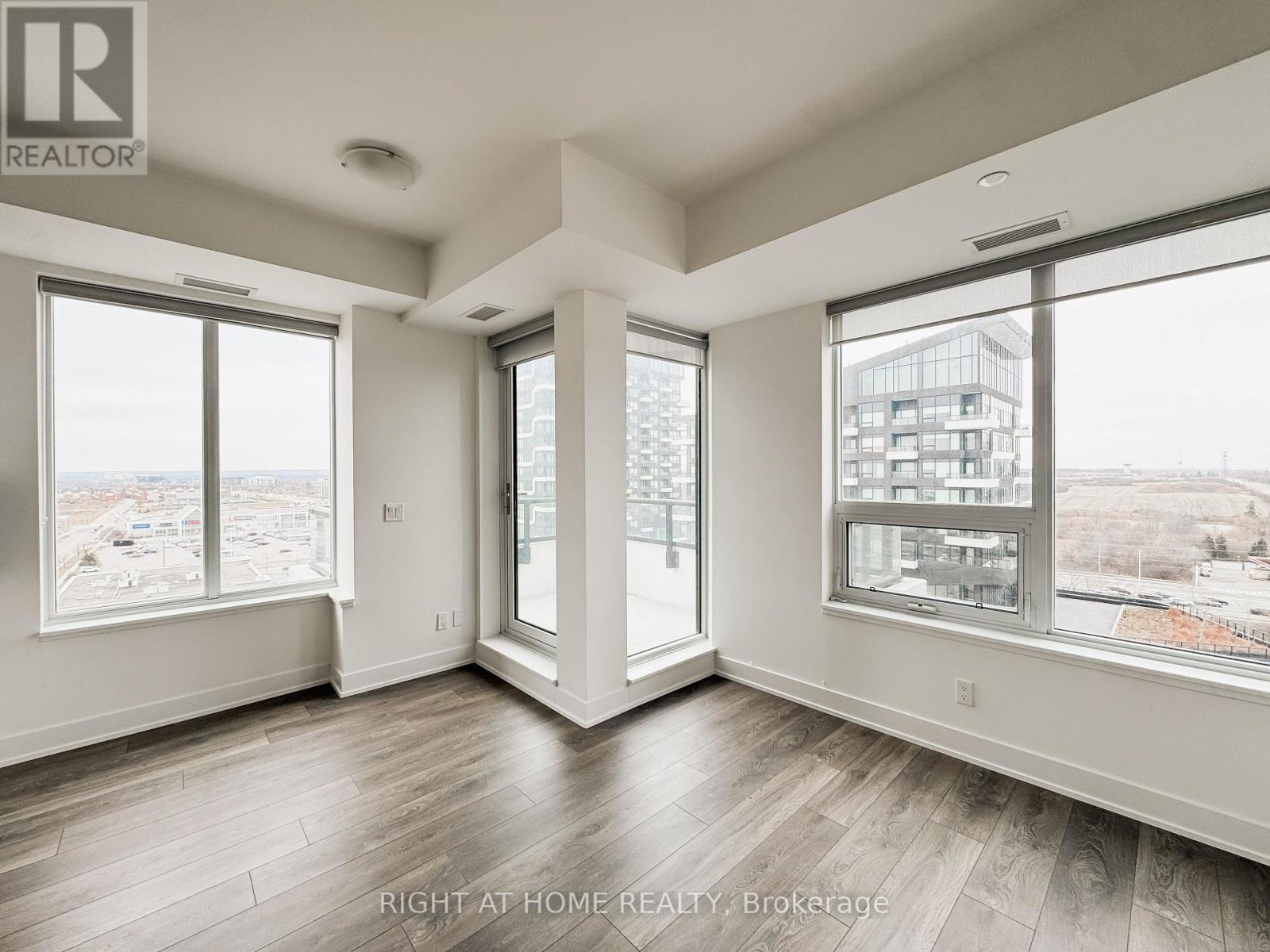 1004 - 297 Oak Walk Drive, Oakville, Ontario  L6H 6Z3 - Photo 11 - W12696286