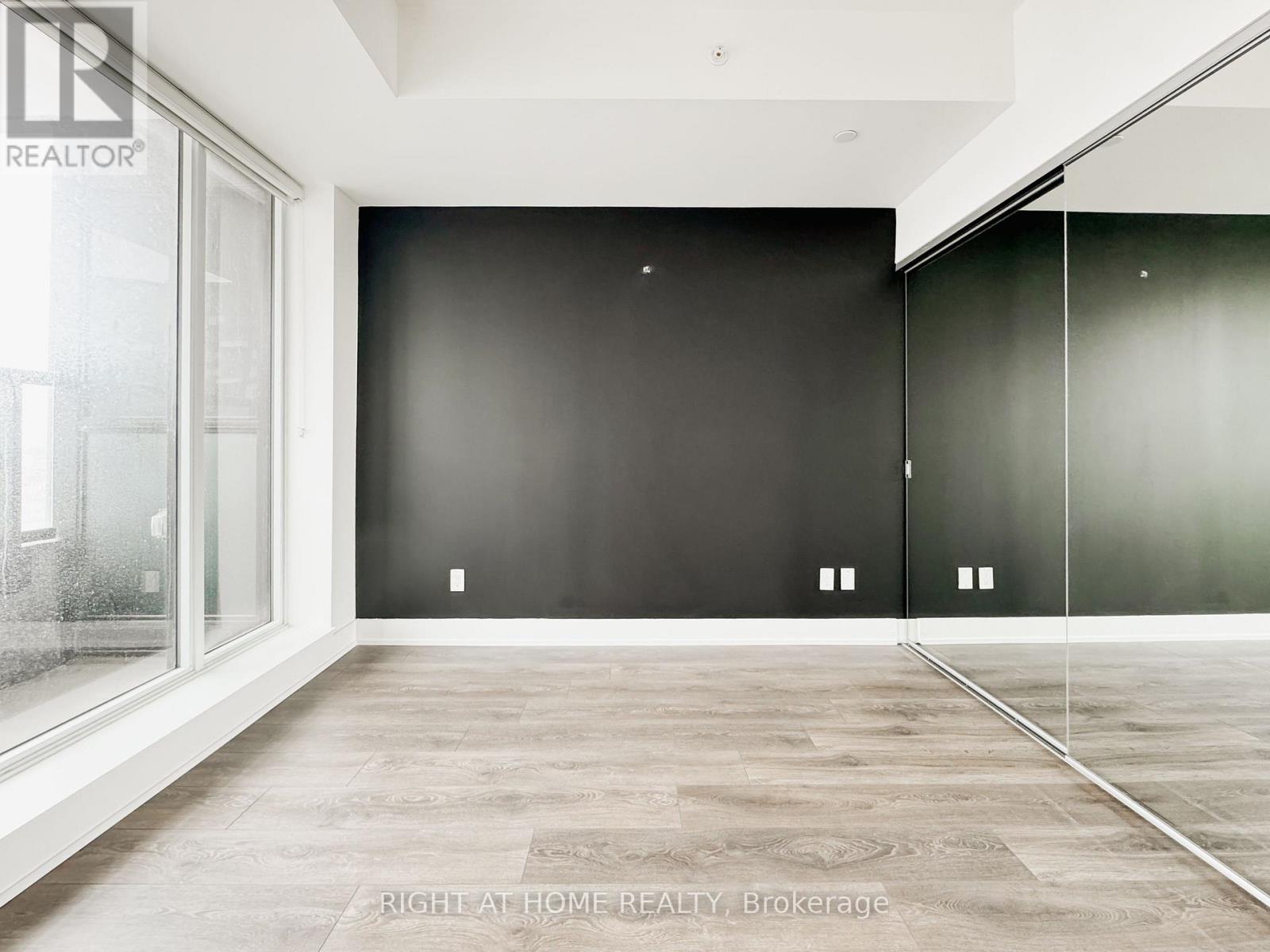 1004 - 297 Oak Walk Drive, Oakville, Ontario  L6H 6Z3 - Photo 16 - W12696286