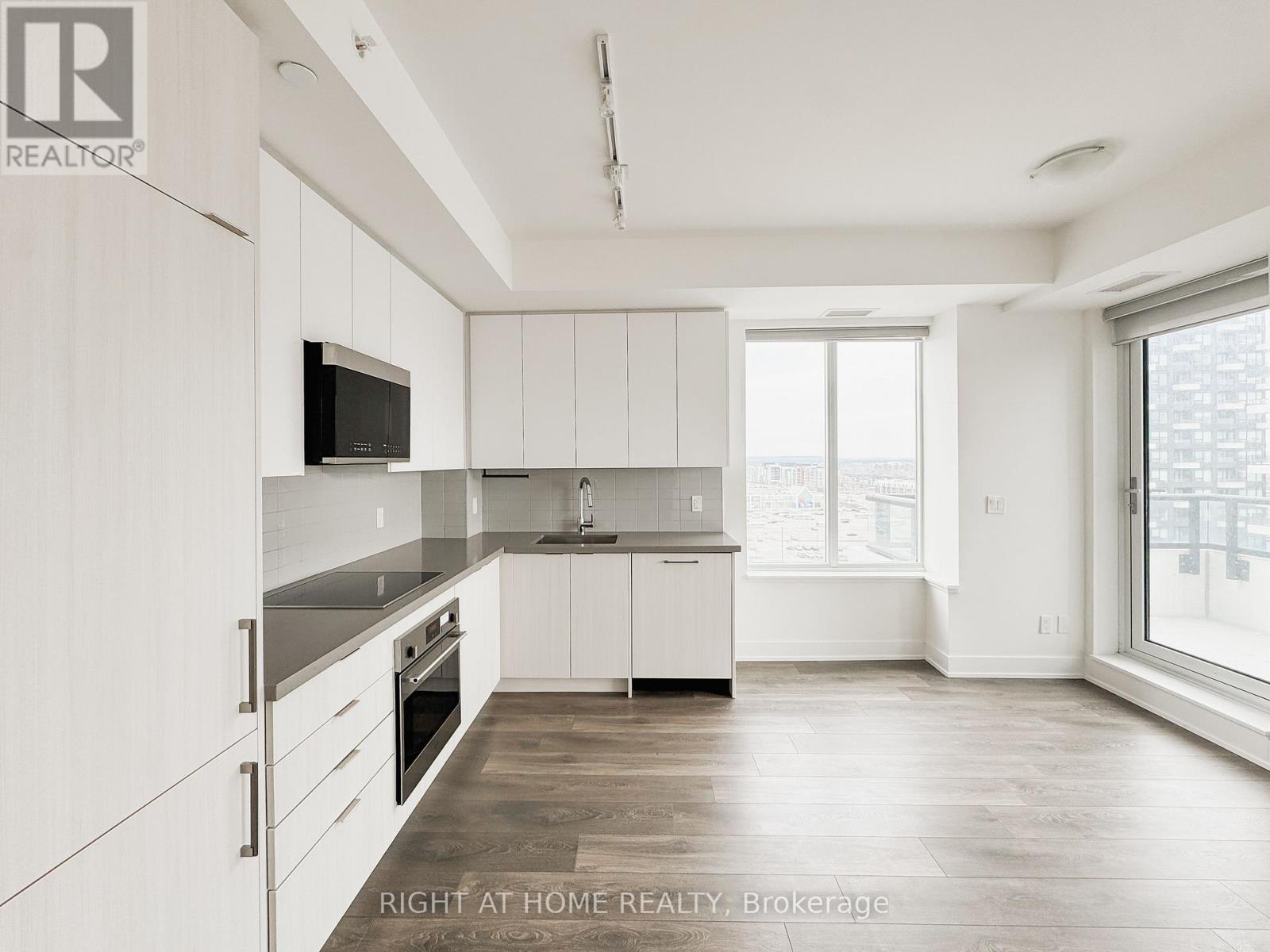 1004 - 297 Oak Walk Drive, Oakville, Ontario  L6H 6Z3 - Photo 5 - W12696286