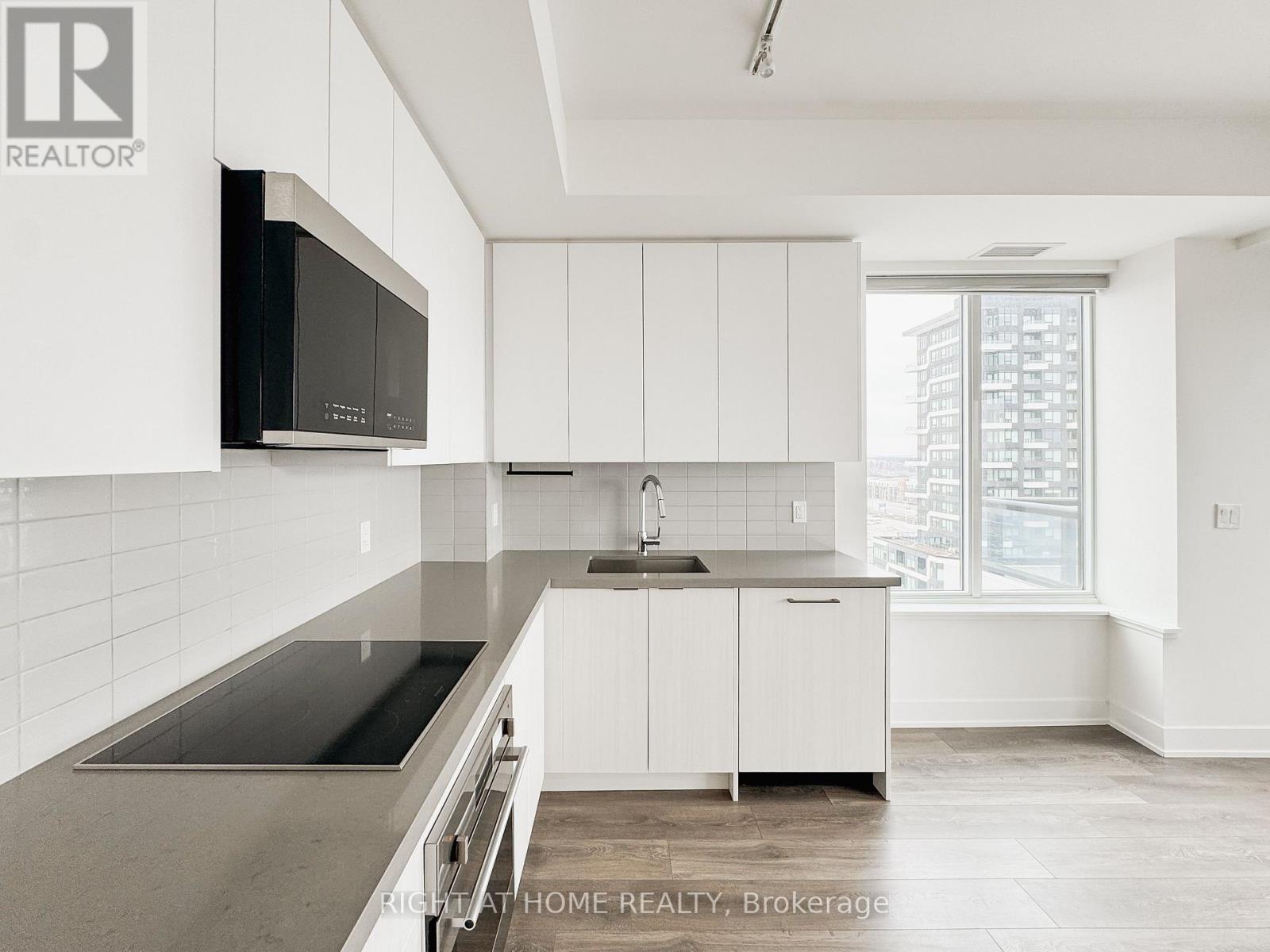 1004 - 297 Oak Walk Drive, Oakville, Ontario  L6H 6Z3 - Photo 7 - W12696286