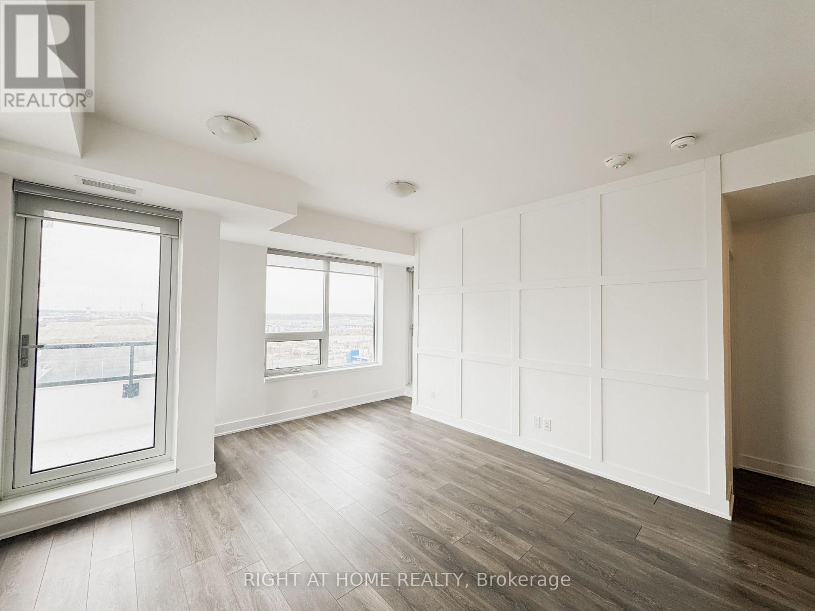 1004 - 297 Oak Walk Drive, Oakville, Ontario  L6H 6Z3 - Photo 9 - W12696286