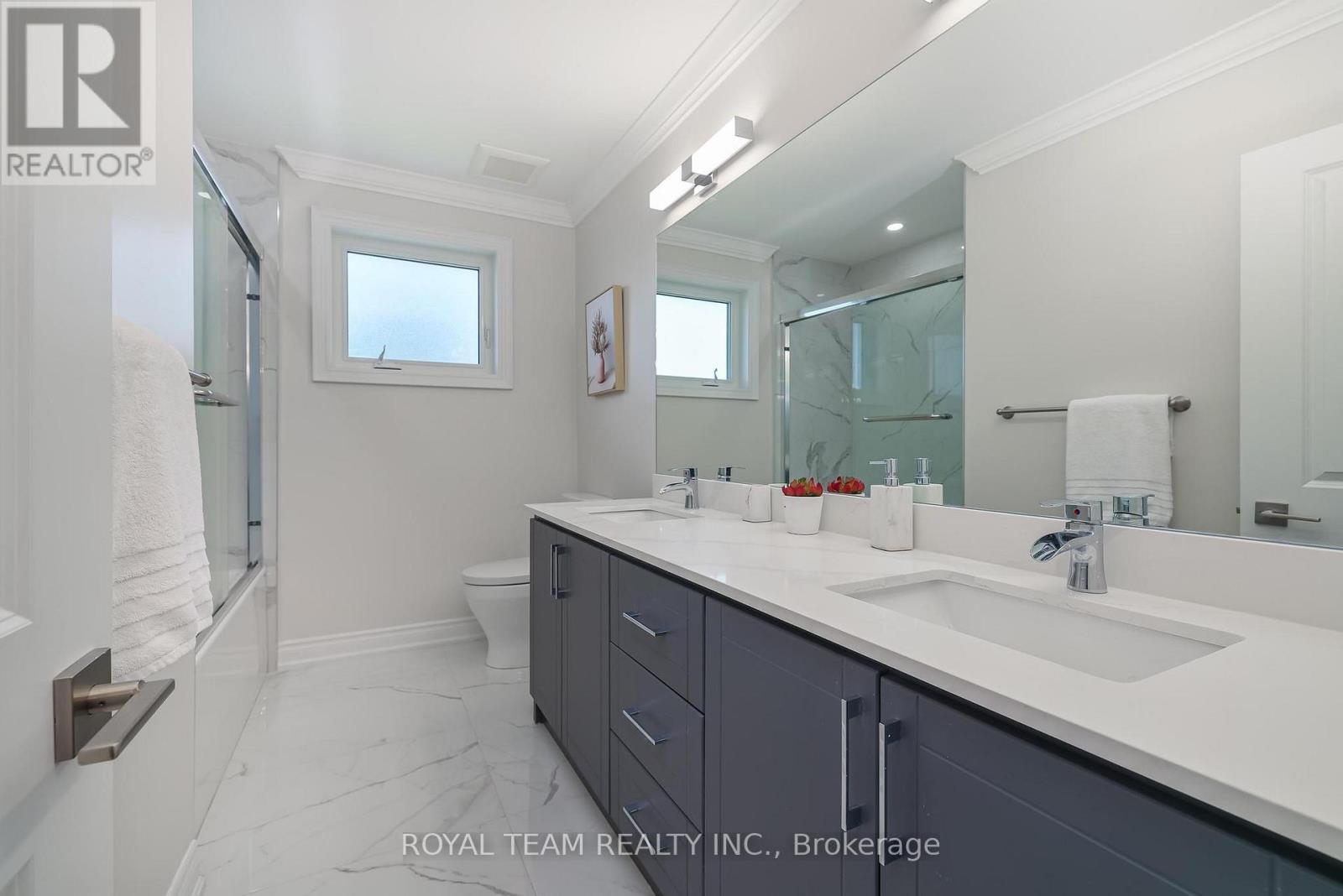 6 Crioline Road, Toronto, Ontario  M6L 2S3 - Photo 17 - W12696308