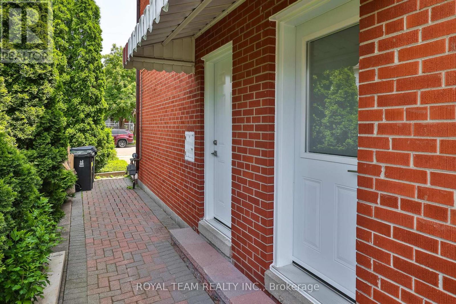 6 Crioline Road, Toronto, Ontario  M6L 2S3 - Photo 34 - W12696308