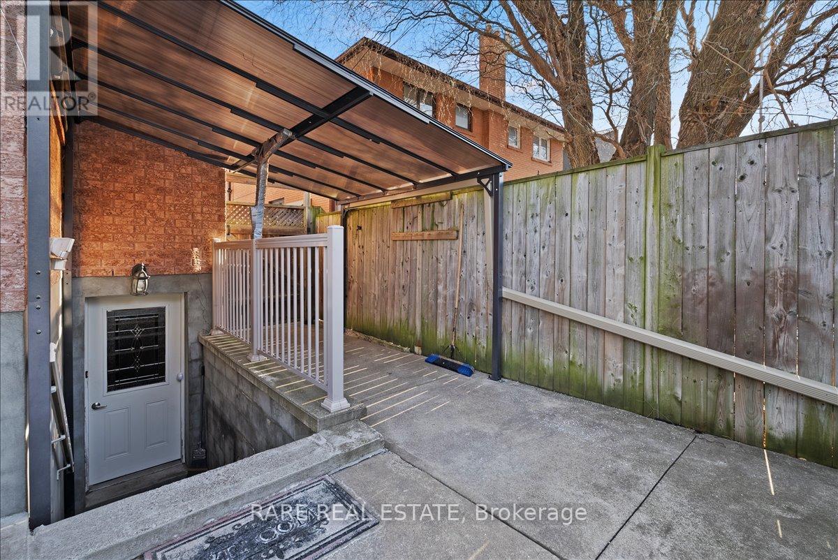 Lower - 40 Lloyd George Avenue, Toronto, Ontario  M8W 3W6 - Photo 15 - W12696320