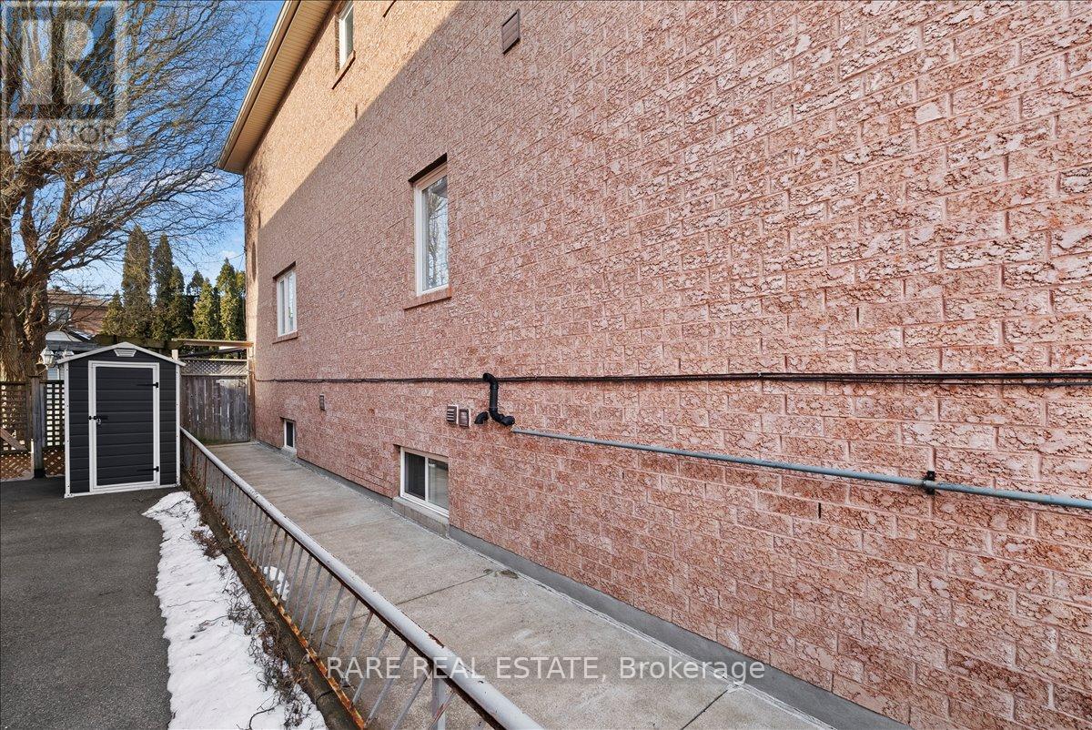 Lower - 40 Lloyd George Avenue, Toronto, Ontario  M8W 3W6 - Photo 16 - W12696320