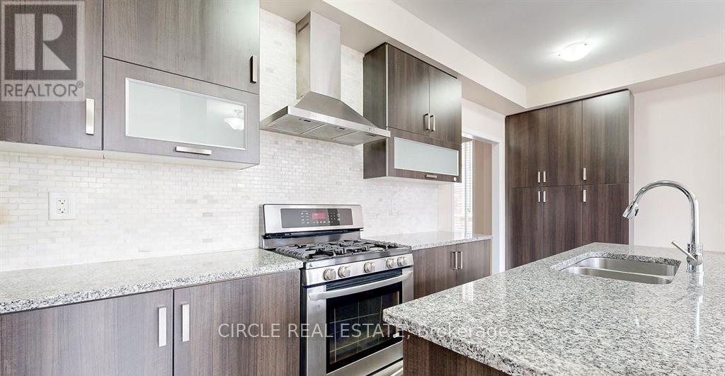 603 Remembrance Road, Brampton, Ontario  L7A 4L2 - Photo 7 - W12696366