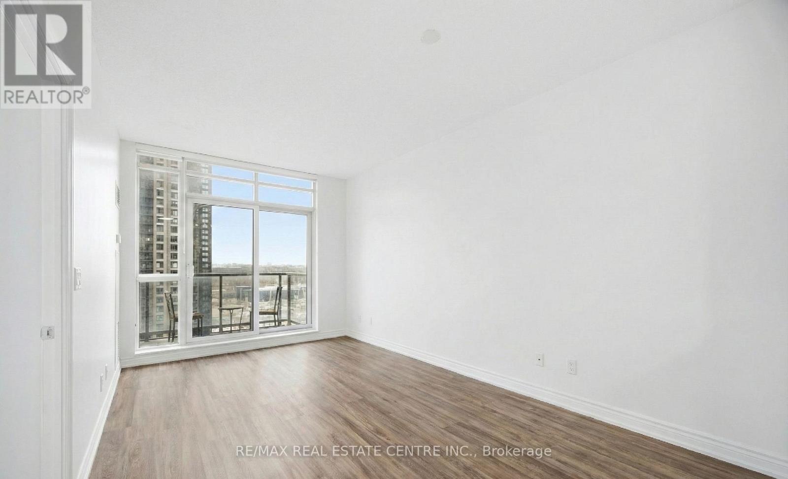 1805 - 388 Prince Of Wales Drive, Mississauga, Ontario  L5B 0A1 - Photo 6 - W12696368