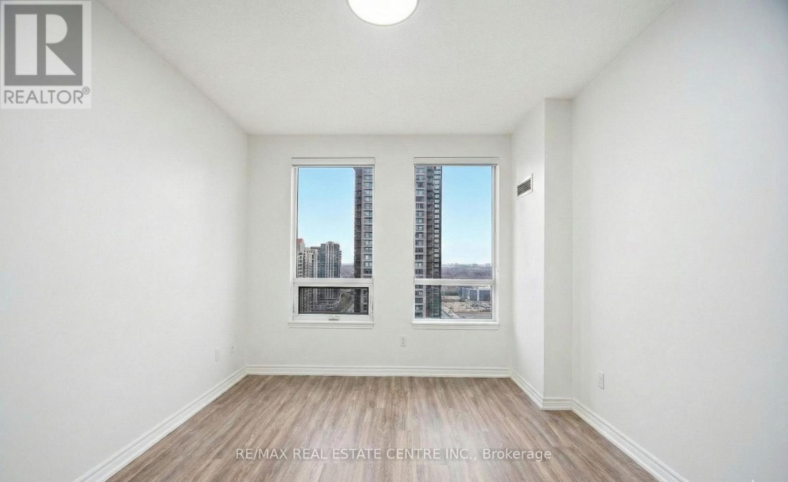 1805 - 388 Prince Of Wales Drive, Mississauga, Ontario  L5B 0A1 - Photo 9 - W12696368