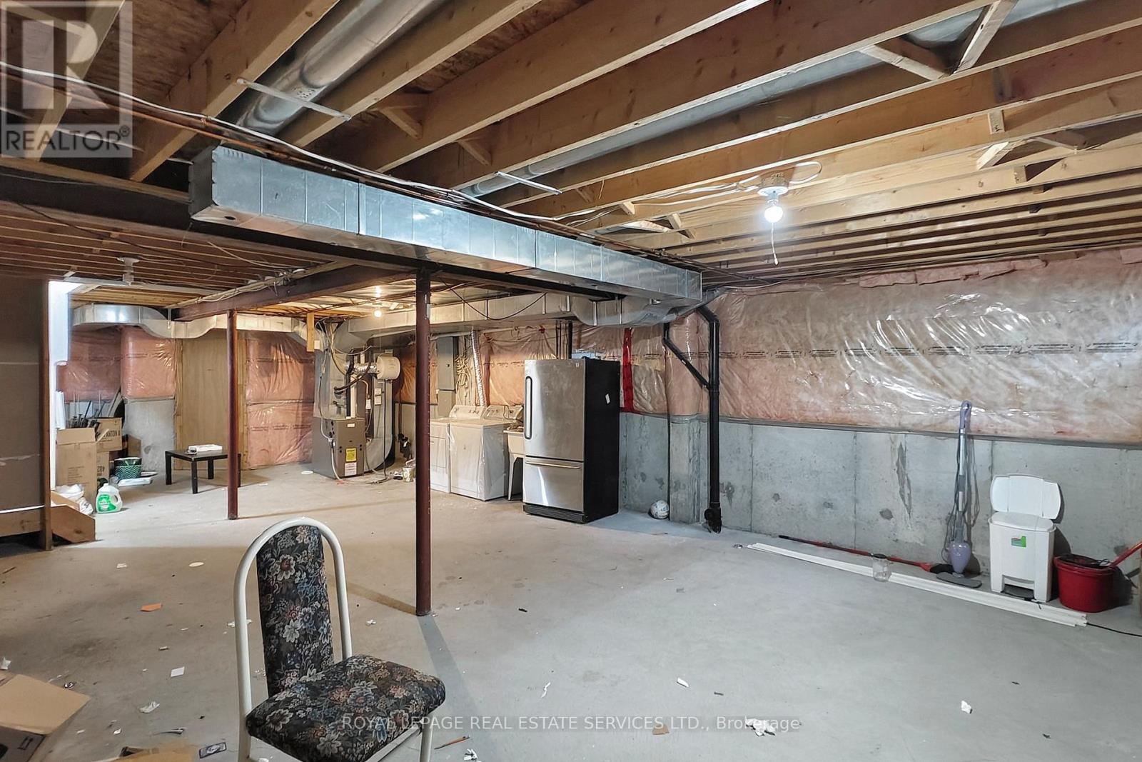 908 Stonebridge Avenue, Mississauga, Ontario  L5V 2L5 - Photo 14 - W12695722