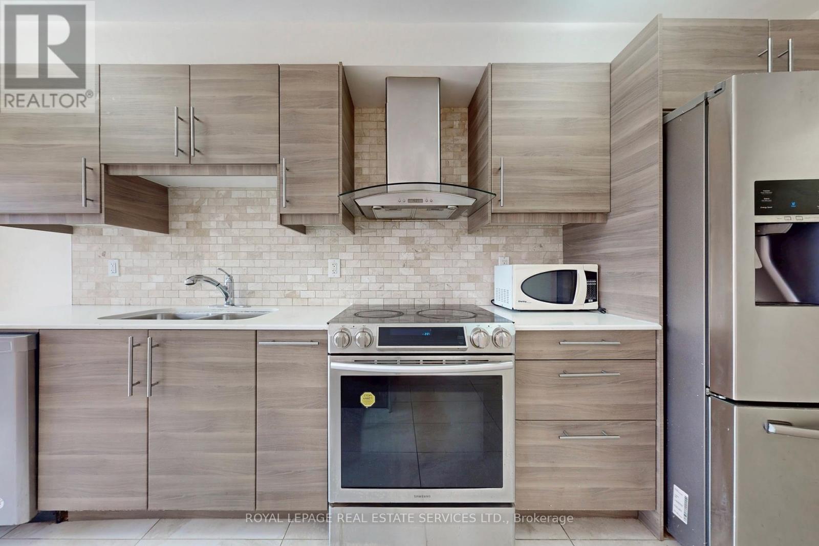 908 Stonebridge Avenue, Mississauga, Ontario  L5V 2L5 - Photo 34 - W12695722