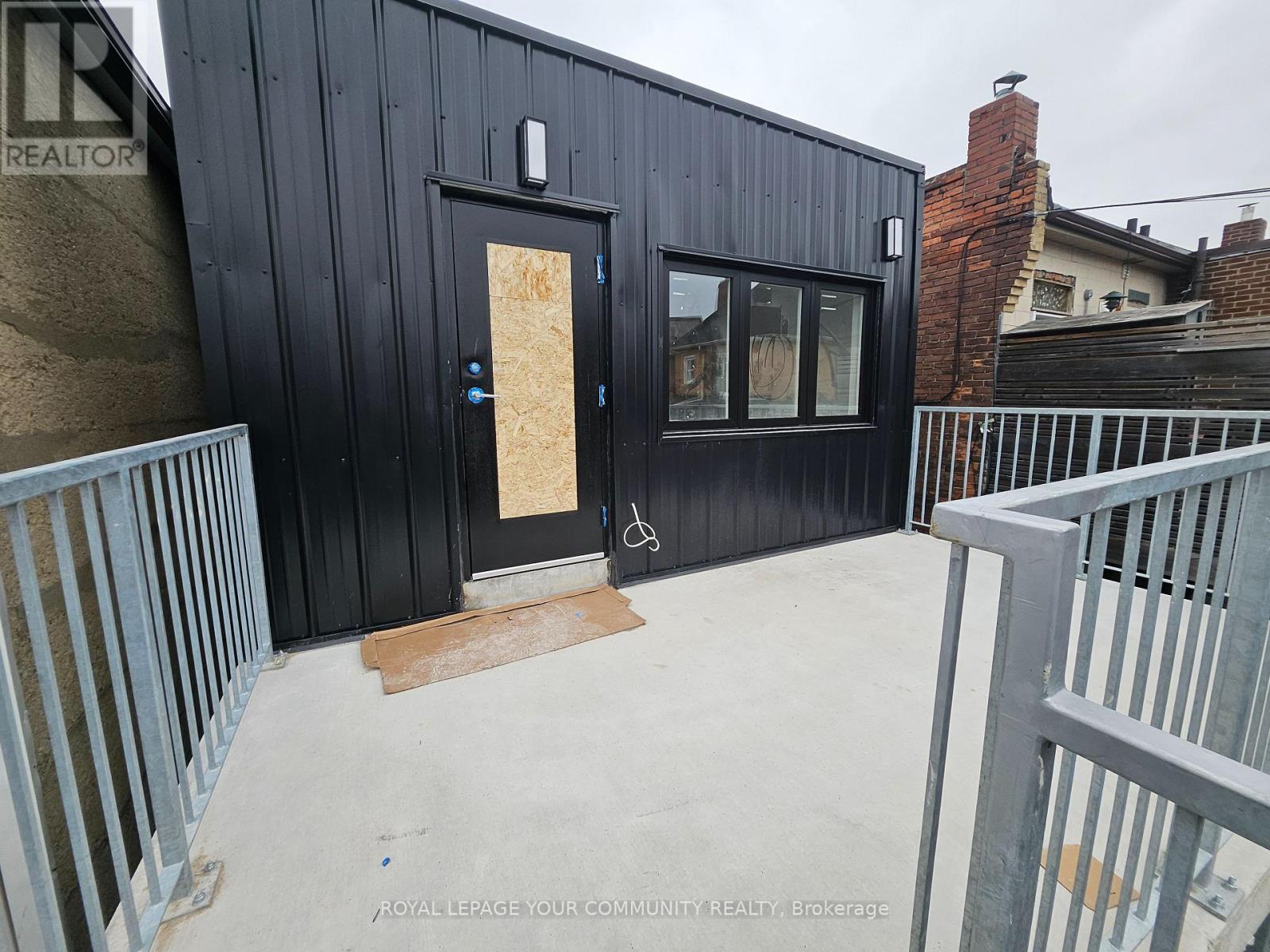 2nd Floor - 983 Dovercourt Road, Toronto, Ontario  M6H 2X6 - Photo 2 - W12594954